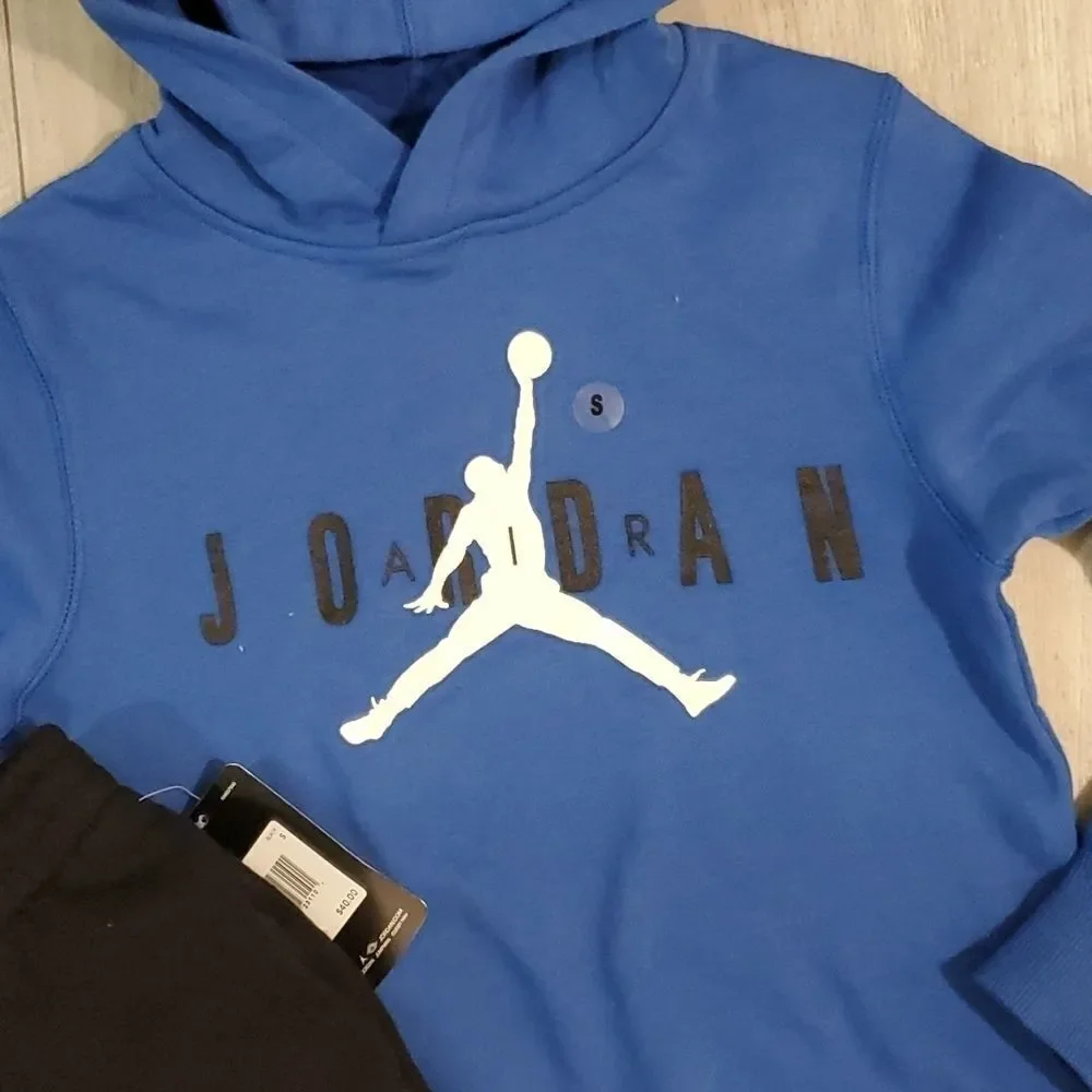 Boys Jordan blue pull over hoodie & Jordan black sweatpant joggers sz sm…